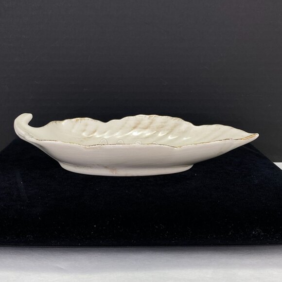 Vintage Mid Century California Pottery Leaf Shape Ashtray White - Picture 4 of 12